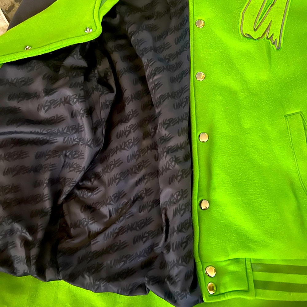 YouTuber Unspeakable brand coat